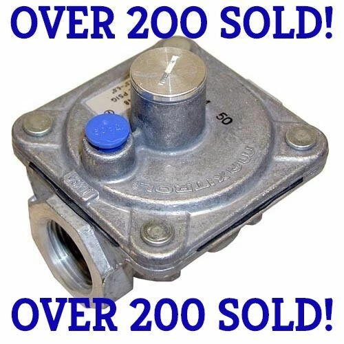 Maxitrol RV48L Natural Gas Pressure Regulator (1/2" FPT Thread, 13/16") In and Out Opening (1/2 PSIG In, 3"-6" WC Out)