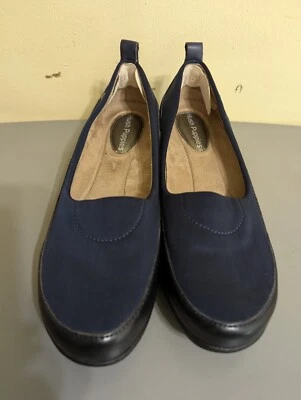 Zapatos sin cordones cómodos de neopreno Hush Puppies para mujer talla 9, azul marino/negro. Foto 1 de 4