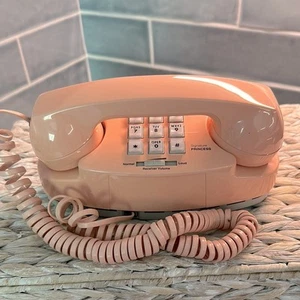 Vintage lata 90-te Brzoskwiniowy Signature Princess Touchtone Trimline Wyświetlacz telefonu Model - Zdjęcie 1 z 10