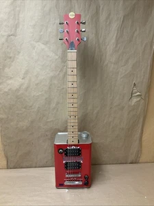 Lata de aceite de motor rojo eléctrico Bohemian Guitars - Imagen 1 de 7