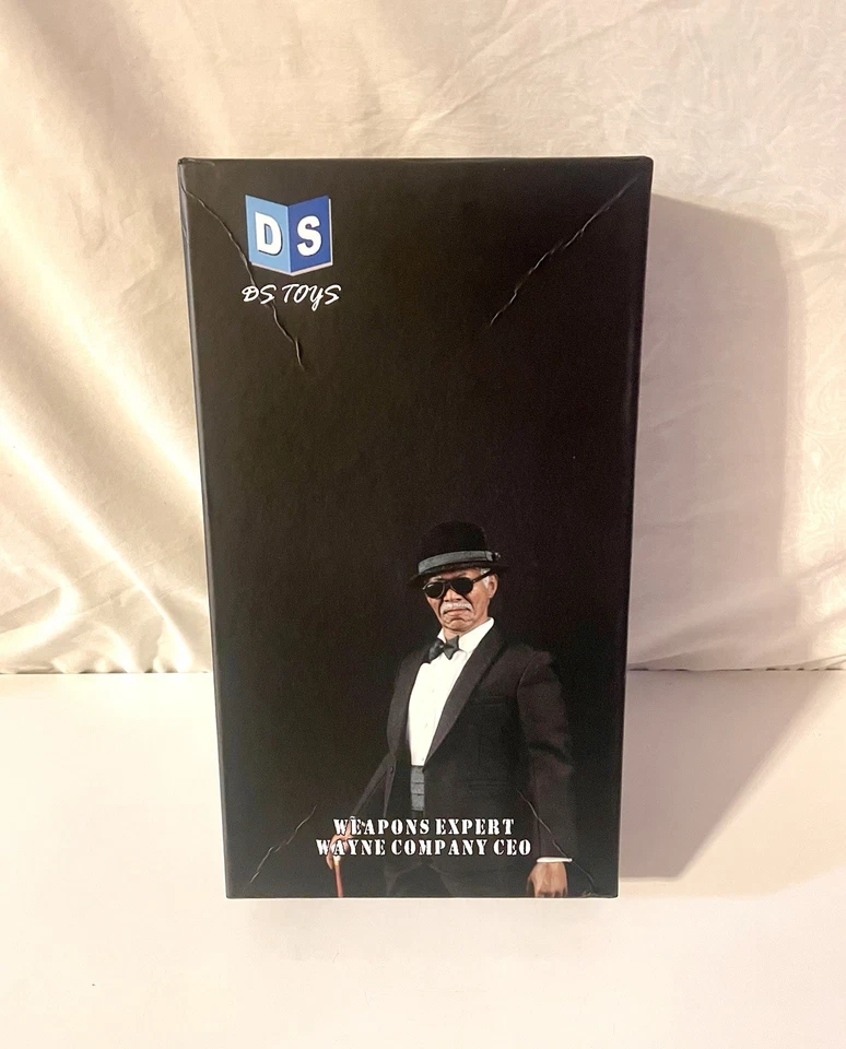 武器专家韦恩公司 CEO 1/6 可动人偶 DSToys DS01 全新凹陷盒 — 第 1/4 张图片