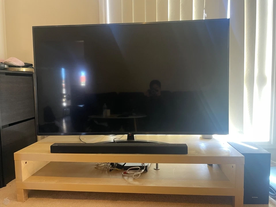 Smart TV (LG 65UM7400PTA) is a large 65” 4K model - image 1 of 1