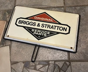 Letrero metálico de 2 caras Briggs & Stratton piezas de servicio originales - Imagen 1 de 5