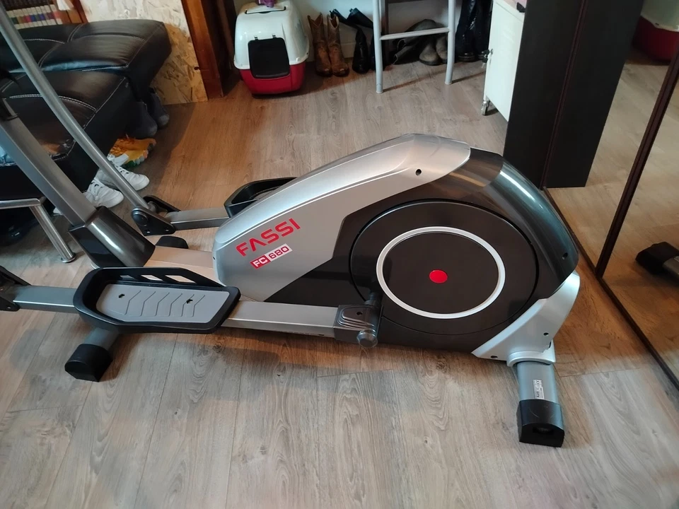 Elittica Magnetica FASSI 16 Livelli con LCD Display - Nera e grigia - Immagine 1 di 4