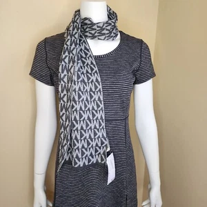 Michael Kors Signature Monogram Schal Wende Schwarz/Grau Neu mit Etikett - Bild 1 von 8