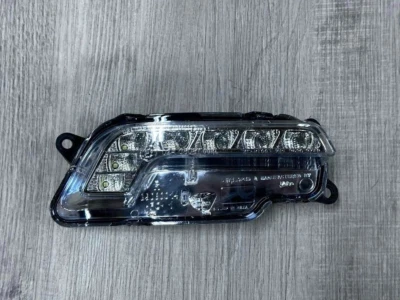 10-11 MERCEDES-BENZ E350, 550 LOWER RIGHT FOG LIGHT OEM# A 212 820 0856 - Image 1 of 4
