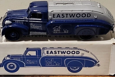 ERTL Eastwood 1939 Dodge Airflow Serie II Banco de metal fundido a presión azul Foto 1 de 4
