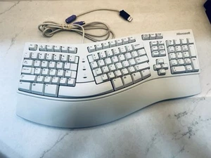 Microsoft Ergonomic Natural Keyboard Wired X06-19331 TESTED! - Picture 1 of 4