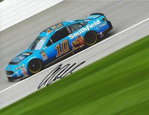 AUTOGRAPHED 2018 Aric Almirola #10 Smithfield Prime Racing (Stewart-Haas Team) M - Picture 1 of 1
