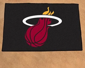 "Alfombra de bienvenida para hombre cueva Miami Heat NBA 19""x30"" con puerta de baño - Imagen 1 de 1