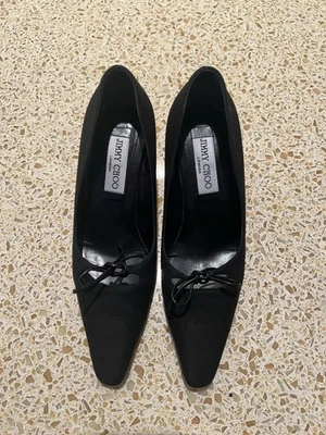 tacones de gamuza negros jimmy choo Foto 1 de 4