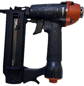 BANKS Chiodatrice pneumatica Brad, calibro 18 tipo chiodo 5/8"-2" senza attacco tubo aria - Foto 1 di 8
