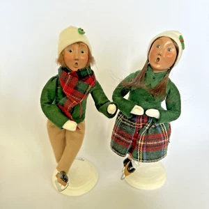 Pair girl and boy Byers Choice Caroler Skaters w/ Ice Skates limited ed of 100 - Picture 1 of 13