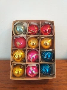 VINTAGE GLASS CHRISTMAS TREE BAUBLES 1950S X12 BOXED - Picture 1 of 9