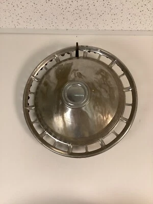 Tapacubos de acero inoxidable Toyota Corona 12 3/4 pulgadas probablemente se adapta a 13 pulgadas vintage Foto 1 de 2