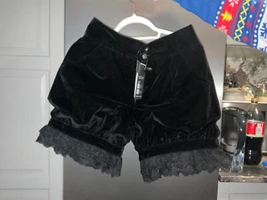 CastleToo - Schwarze Velvet Shorts Ouji (Größe L) - Bild 1 von 4