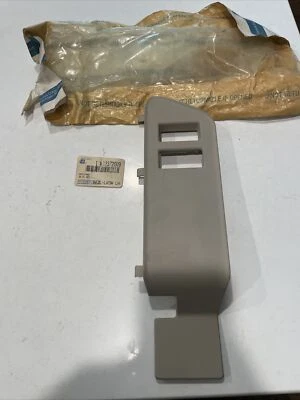 Nuevo GM 12372009 LH bisel de puerta 1996-99 Oldsmobile 88 Regency 92-99 Royale  Foto 1 de 4