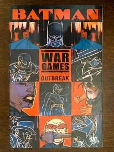 BATMAN War Games Act One Outbreak DC Comics 2005 Graphic Novel - Bild 1 von 12