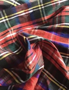 100% SILK DUPION TARTAN PLAID FABRIC 2X REMNANTS  22/77 CMS, 23/77 CMS .FREEPOST - Picture 1 of 7