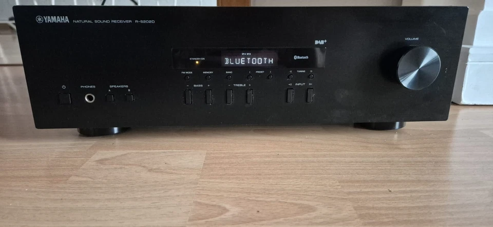 Yamaha R-S202D Stereo Receiver Natural Sound mit Bluetooth & DAB/DAB+ Ohne FB - Bild 1 von 4