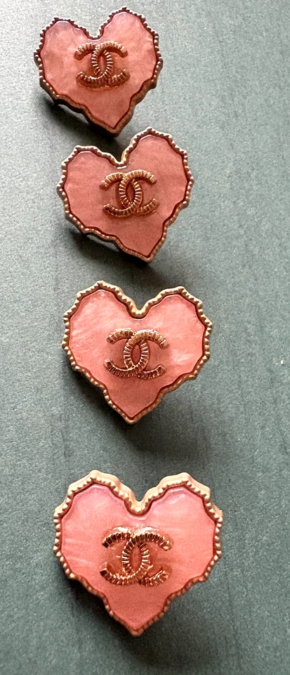 CHANEL Jagged Heart Design 2.5 cm LARGE Buttons Set of 4 Pink & Light Gold - Image 1 of 4