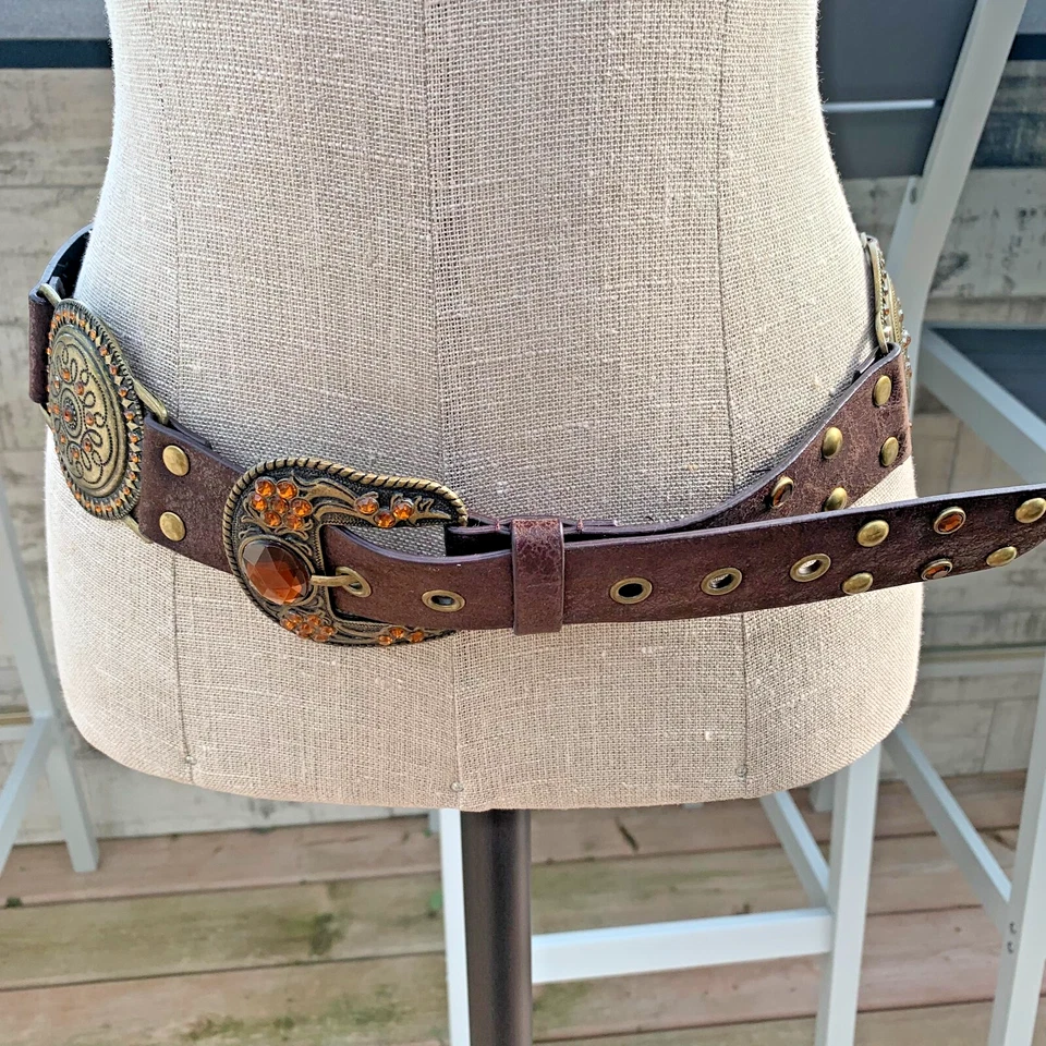 Cinturón Concho de Cadera Vintage Mediano Cuero Marrón Latón Estrás Tachuelas Boho Festival Foto 1 de 4