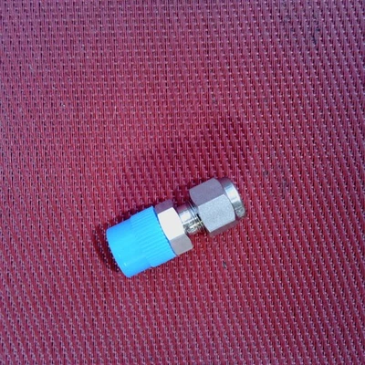 SWAGELOK Dk-Lok® 1/4" Tube OD x 1/4" NPT Male Pipe STRAIGHT CONNECTOR 316 Stainless Steel