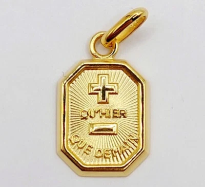 Pendentif médaille d'amour or 18k "+ qu'hier - que demain" AUGIS - L’Exclusive - Photo 1/4
