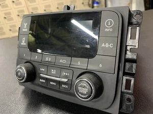 DODGE CHRYSLER RAM 2017-2018 OEM RADIO VP1 SCREEN SATELLITE UCONNECT P68271374AB - Picture 1 of 9