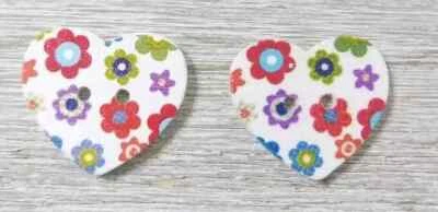 flower heart wood sewing buttons 2 holes 1 inch red green blue #9 2pc set - Image 1 of 2