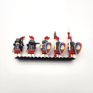LEGO CASTLE ROYAL LION KNIGHT 5 PACK BATTLE SHEILD MINI FIGURES - Picture 1 of 5
