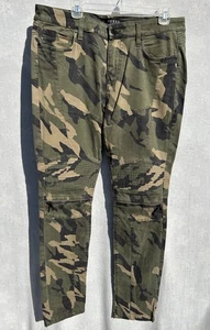 GUESS Men's Green Camouflage Camo Jeans Pants Size 32 Utility Fit - Picture 1 of 8