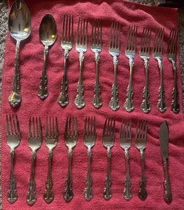 Wallace Argentieri Antichi Argenteria 8 Forchette Grandi, 8 Piccole Forchette Coltello Cucchiai - Foto 1 di 10