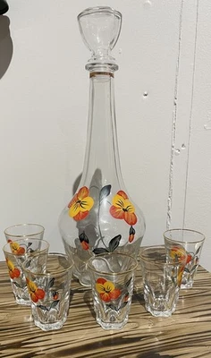 Decantador de vidrio de pensamiento pintado a mano vintage con 6 vasos a juego de Portugal  Foto 1 de 4