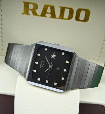 ELEGANTE OUTFIT OROLOGIO CLASSICO ARGENTO RADO QUADRANTE NERO QUADRATO ANNI... - Immagine 1 di 4