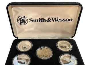 Smith & Wesson / 5-.999 Silber 1oz. Kunstmünzen / mit Etui #10472-2 - Bild 1 von 11