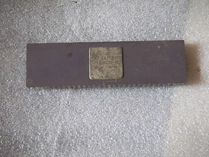 HD68000-6 Vintage Hitachi 64-Pin Silber Lila HD68000 CSH-F16 - Bild 1 von 1