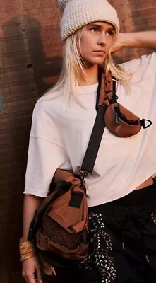 Bolso Mensajero Free People Move With It Marrón/Negro-Toffee Nuevo sin Etiquetas $128.00 Foto 1 de 4