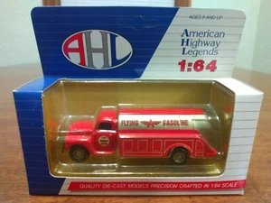 AHL 1:64 FLYING A BENZINA TANKER FORD F-5 CAMION CISTERNA PRESSOFUSO ROSSO NUOVO CON SCATOLA - Foto 1 di 12