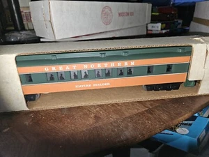 WILLIAMS ELECTRIC TRAINS, O GUAGE, ILLUMINATED 4 CAR PASSENGER SET, NEW - Picture 1 of 24