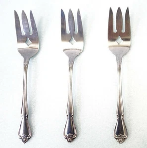 Oneida 1881 Rogers ARBOR TRUE ROSE 1 tenedor para servir carne fría 8 3/8" acero inoxidable - Imagen 1 de 11
