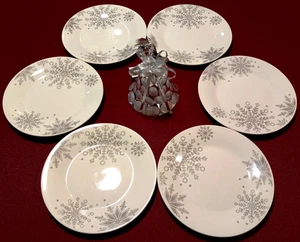 Set of 6 Royal Norfolk Christmas Silver Snowflakes Dinner Plates Beautiful NWT - Picture 1 of 12