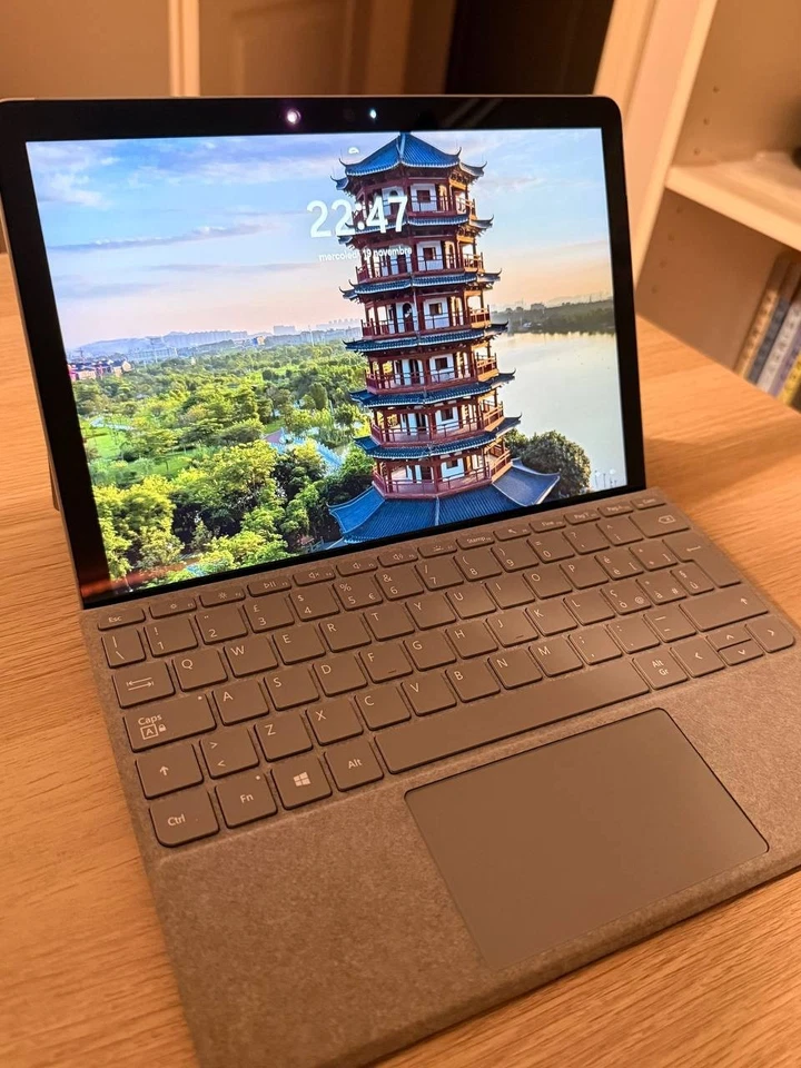 Microsoft Surface Go 2 – 64GB – Windows 11 – Come nuovo – Test completo - Immagine 1 di 4