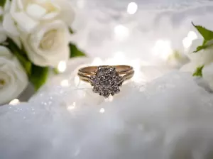 Vintage 14 Kt. Yellow Gold Flower Top Diamond Ring Size 6.25 (3.52g) - Picture 1 of 9