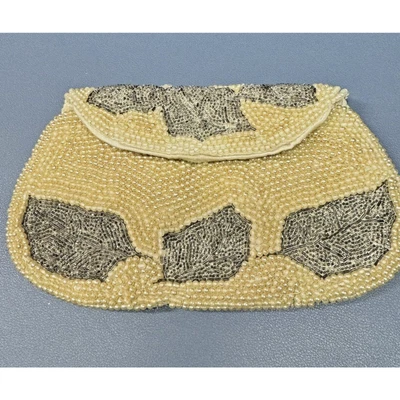 Bolso sin asas de noche vintage Sharonee Japón marfil con perlas y cuentas grises con broche de presión Foto 1 de 4