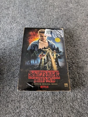 BRAND NEW STRANGER THINGS SEASON 1 COLLECTOR'S EDITION BLU-RAY DVD DISC BOX SET - Image 1 of 4