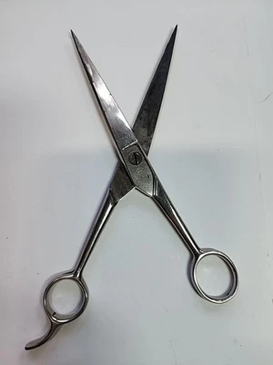 Vintage QUEEN Cutlery 219 1949-1955 Barber Shears Collectible Scissors - Image 1 of 4