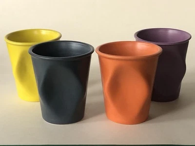 4 grandes tasses gobelets froissés REVOL - Photo 1/4
