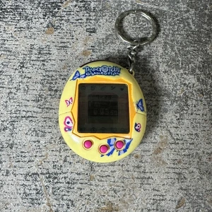 Mariposas amarillas Bandai Tamagotchi Connection V2 2004 - Imagen 1 de 5