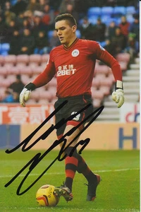WIGAN ATHLETIC HAND SIGNED LEE NICHOLLS 6X4 PHOTO 4. - Bild 1 von 1